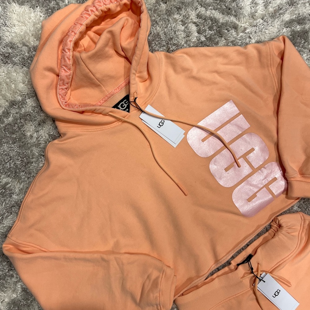 UGG 2pc.set/ Keira hoodie and zahara shorts 💓 - Picture 15 of 16
